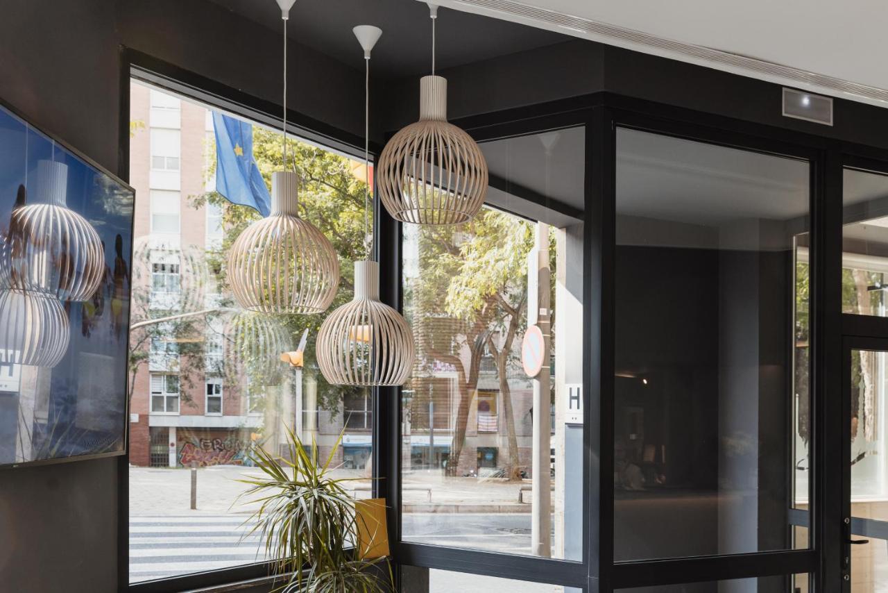 Hotel Travessera Barcellona Esterno foto