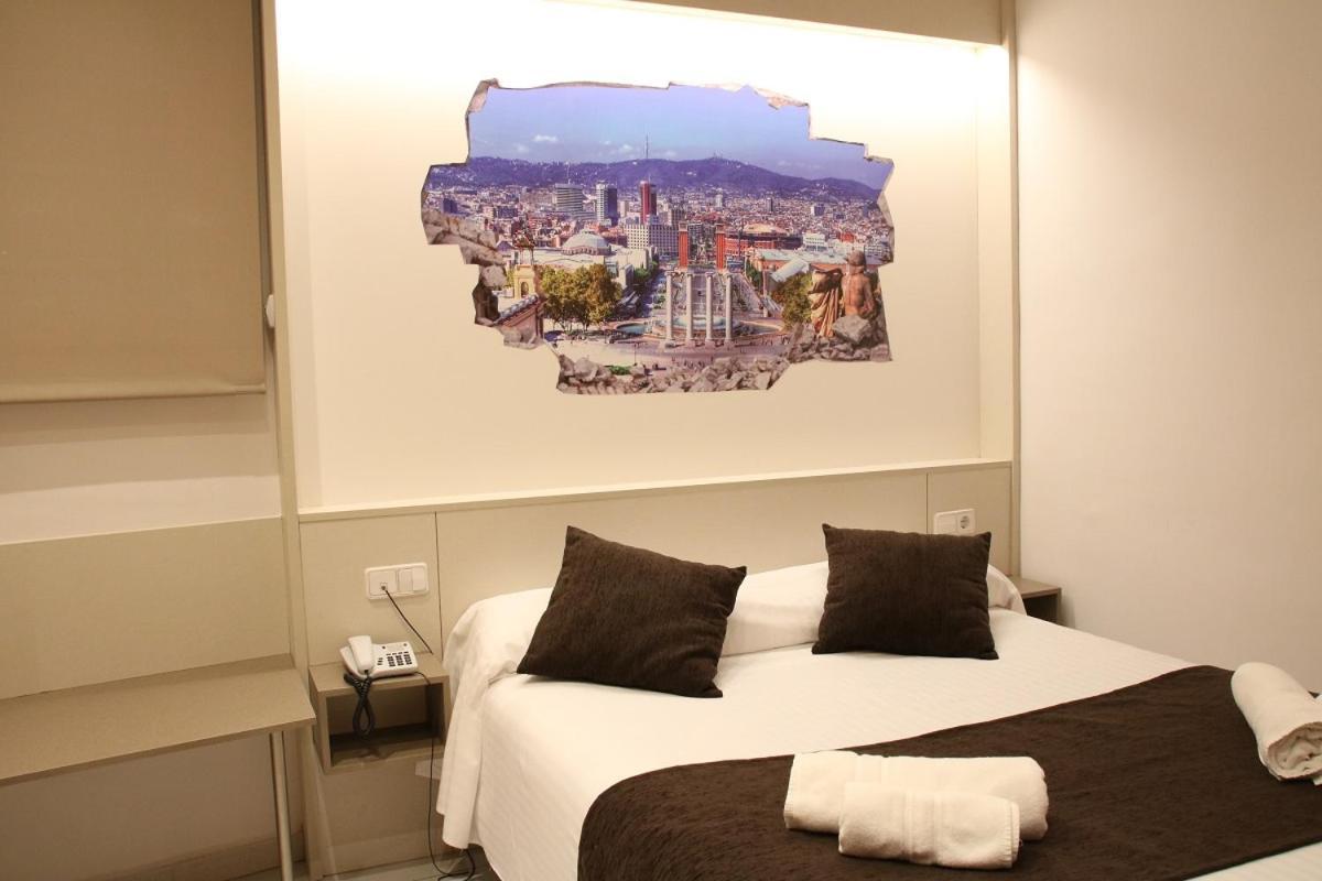 Hotel Travessera Barcellona Esterno foto