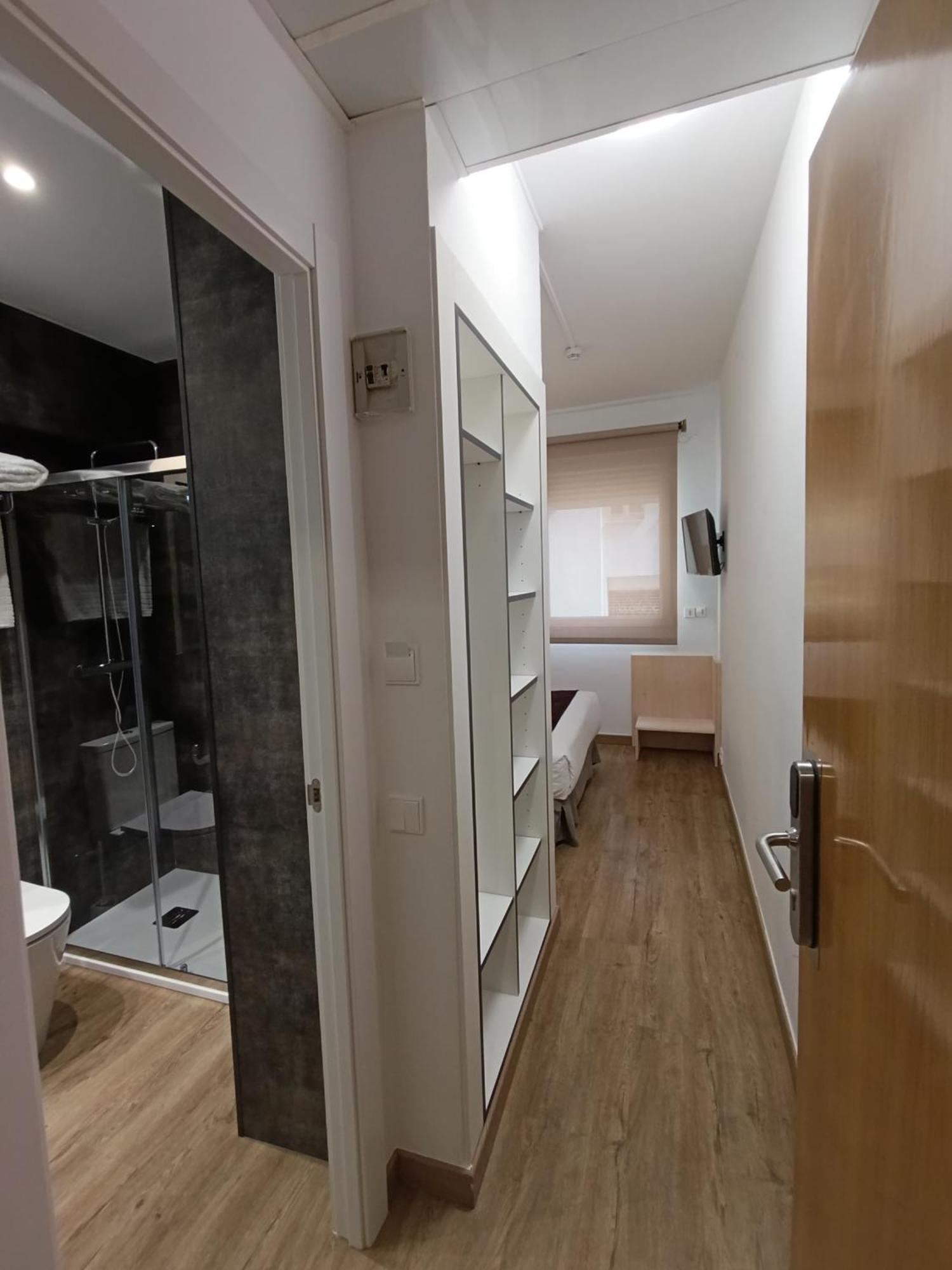 Hotel Travessera Barcellona Esterno foto